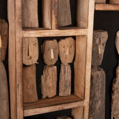 WALL DECORATION MYST HM4275 FRAME WITH FIGURINES MADE OF DRIFTWOOD 60x5x80Hcm.