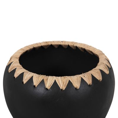 DECORATIVE VASE HM4374 TERRACOTTA IN BLACK WITH STRAW WEAVING ON THE RIM Φ29x23Hcm.