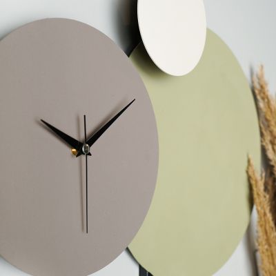 WALL CLOCK HM4330 METAL IN GREY, LIGHT GREEN AND WHITE 46,5x41,5Hcm.